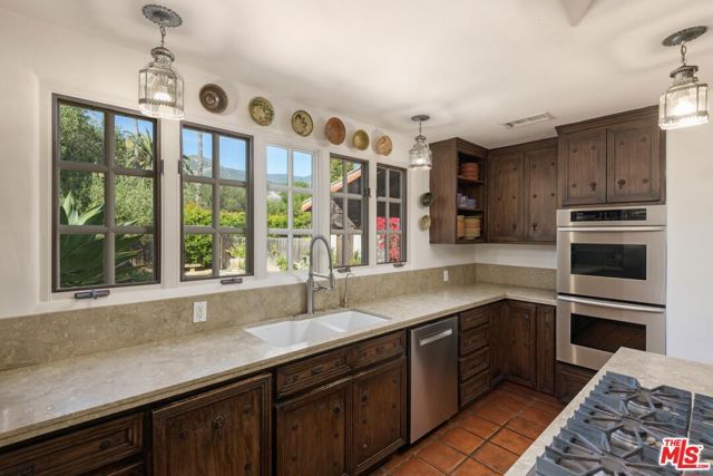 549 HOT SPRINGS Road, Santa Barbara, CA 93108