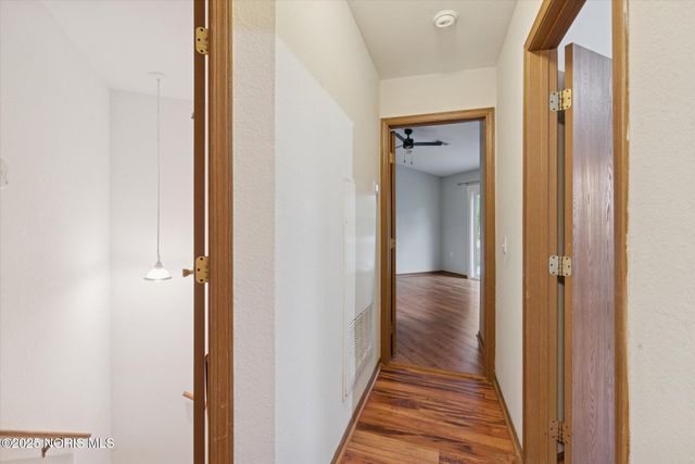 710 Hilltop Lane, Toledo, OH 43615