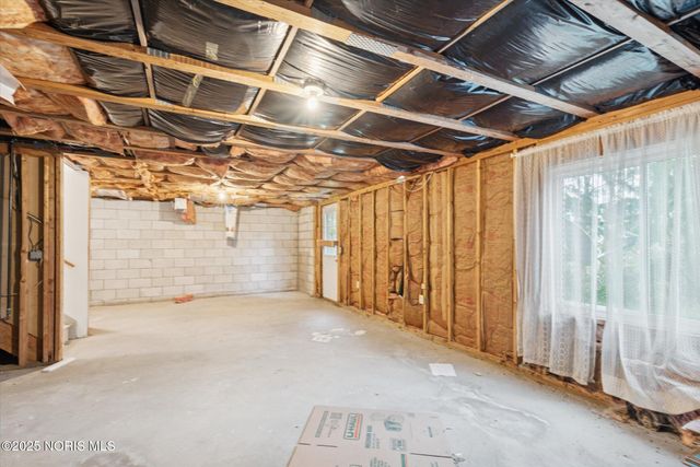 710 Hilltop Lane, Toledo, OH 43615