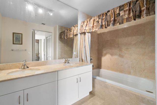 801 Brickell Key Blvd 2903, Miami, FL 33131