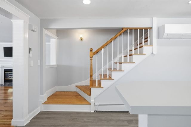 105 Lakeshore Dr, Georgetown, MA 01833