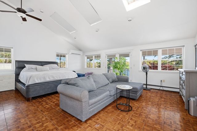 105 Lakeshore Dr, Georgetown, MA 01833