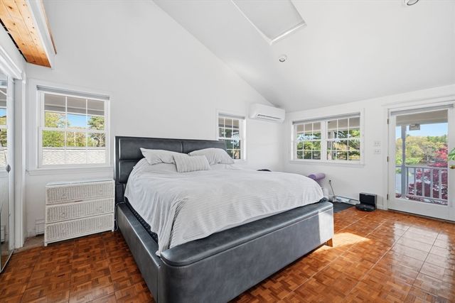105 Lakeshore Dr, Georgetown, MA 01833