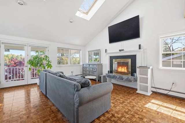 105 Lakeshore Dr, Georgetown, MA 01833