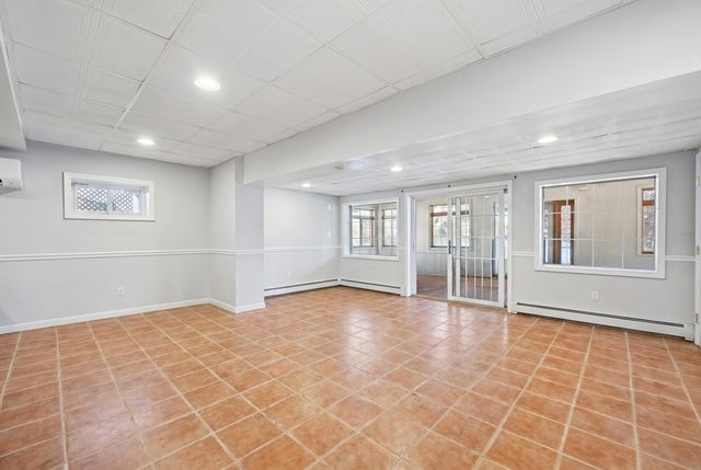 105 Lakeshore Dr, Georgetown, MA 01833