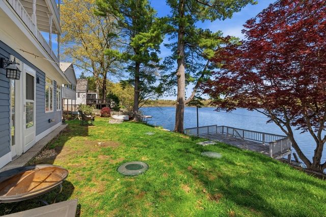 105 Lakeshore Dr, Georgetown, MA 01833