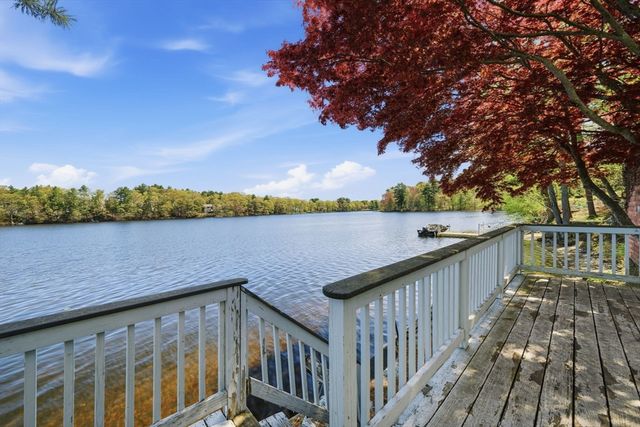 105 Lakeshore Dr, Georgetown, MA 01833