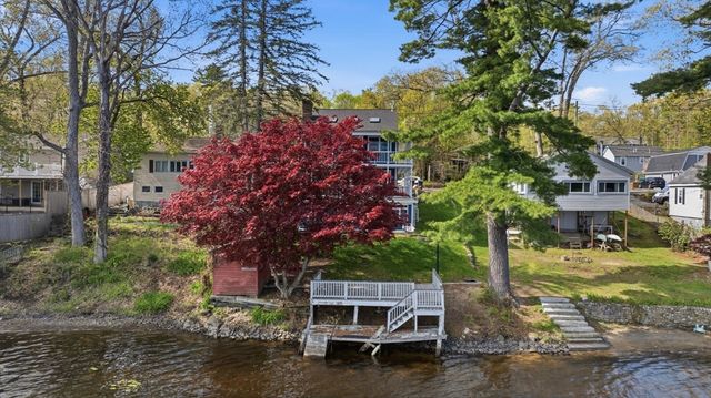 105 Lakeshore Dr, Georgetown, MA 01833