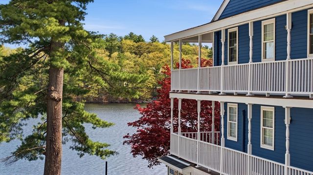 105 Lakeshore Dr, Georgetown, MA 01833