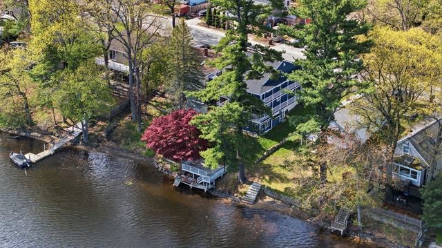 105 Lakeshore Dr, Georgetown, MA 01833