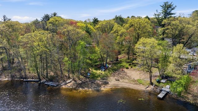 105 Lakeshore Dr, Georgetown, MA 01833