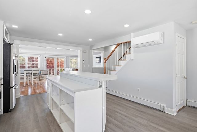 105 Lakeshore Dr, Georgetown, MA 01833