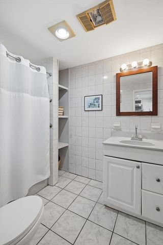 105 Lakeshore Dr, Georgetown, MA 01833
