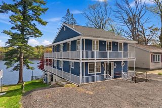 105 Lakeshore Dr, Georgetown, MA 01833