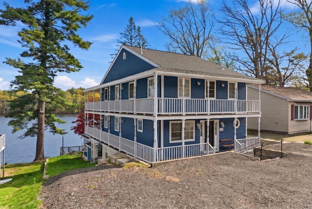 105 Lakeshore Dr, Georgetown, MA 01833