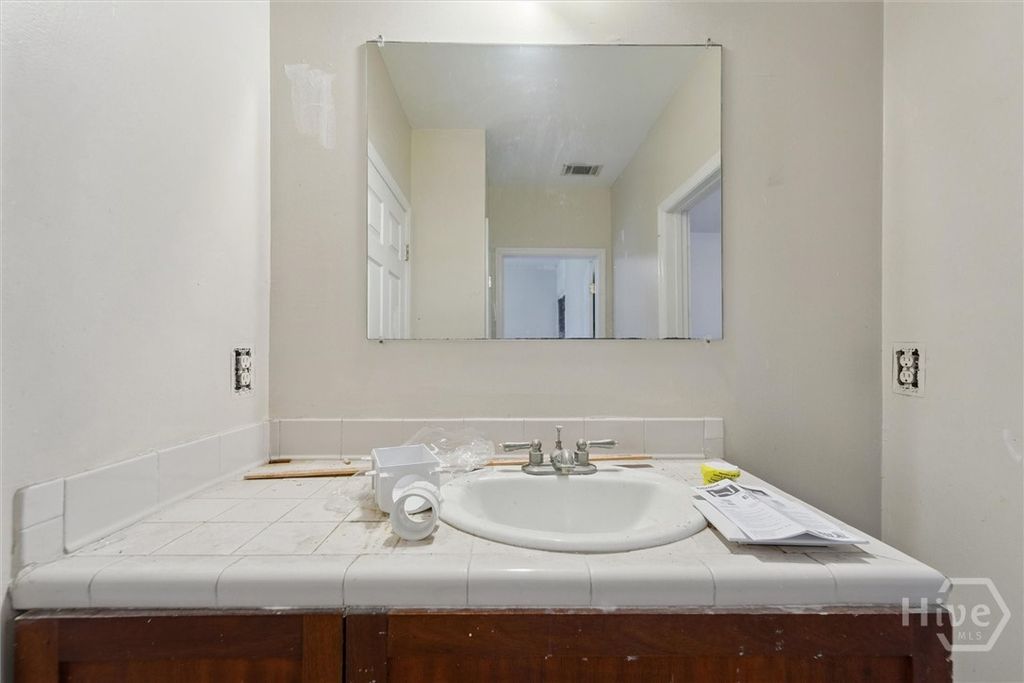 Image 24 of property listing at 818 W 37th Street, Savannah, GA 31415