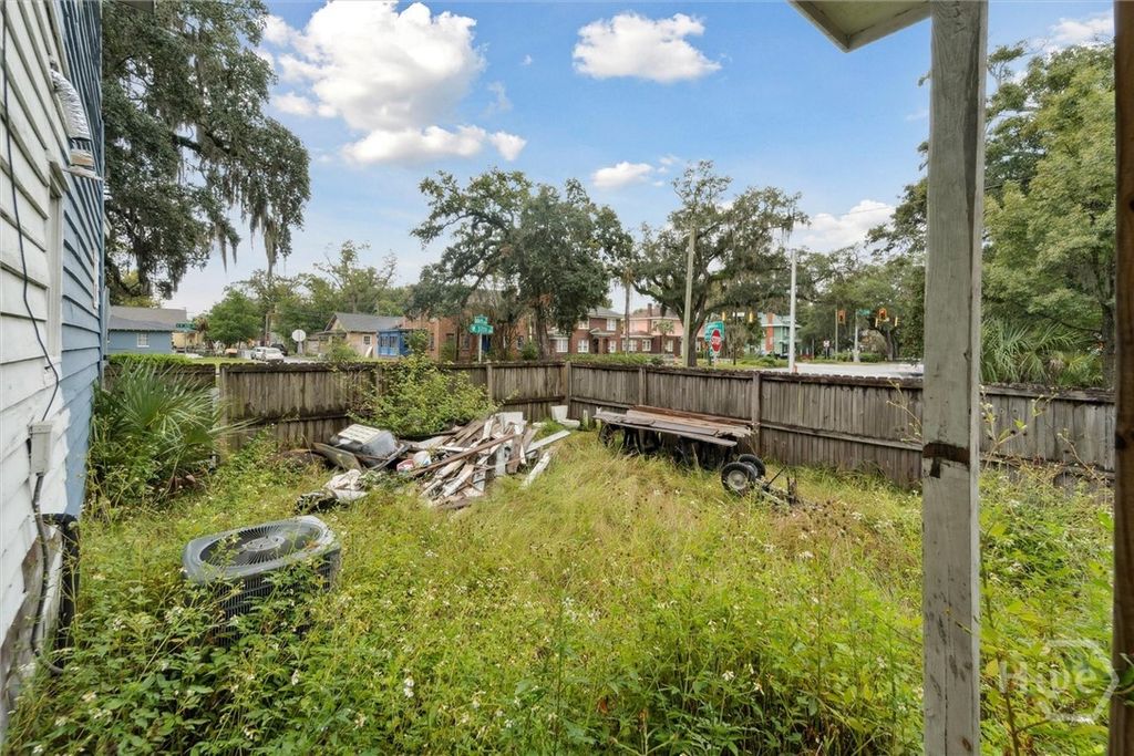 Image 28 of property listing at 818 W 37th Street, Savannah, GA 31415