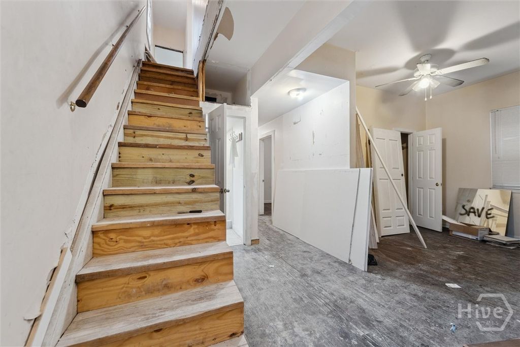 Image 5 of property listing at 818 W 37th Street, Savannah, GA 31415