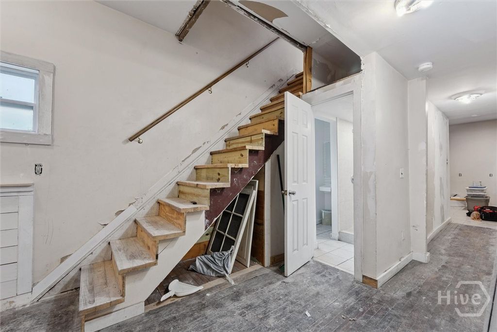 Image 6 of property listing at 818 W 37th Street, Savannah, GA 31415