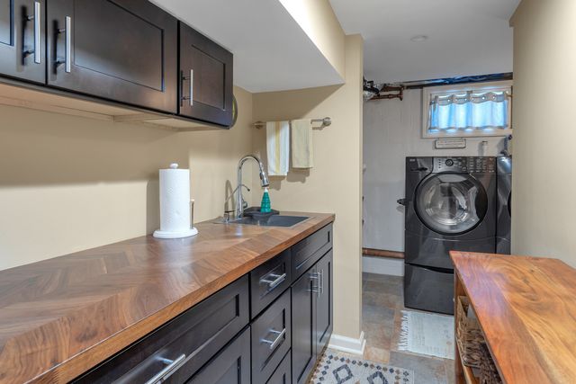 30 Lindsey Avenue, Stamford, CT 06905