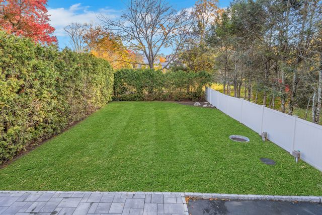 30 Lindsey Avenue, Stamford, CT 06905