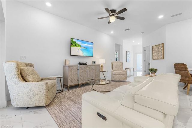 1015 SW 15th PL, Cape Coral, FL 33991
