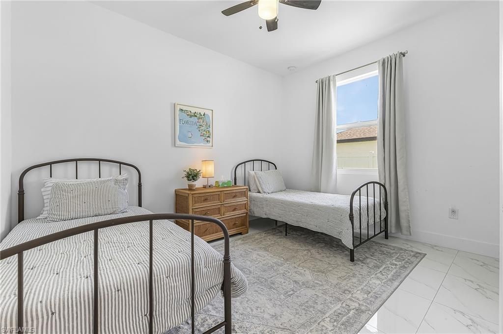 Image 16 of property listing at 1015 SW 15th PL, Cape Coral, FL 33991