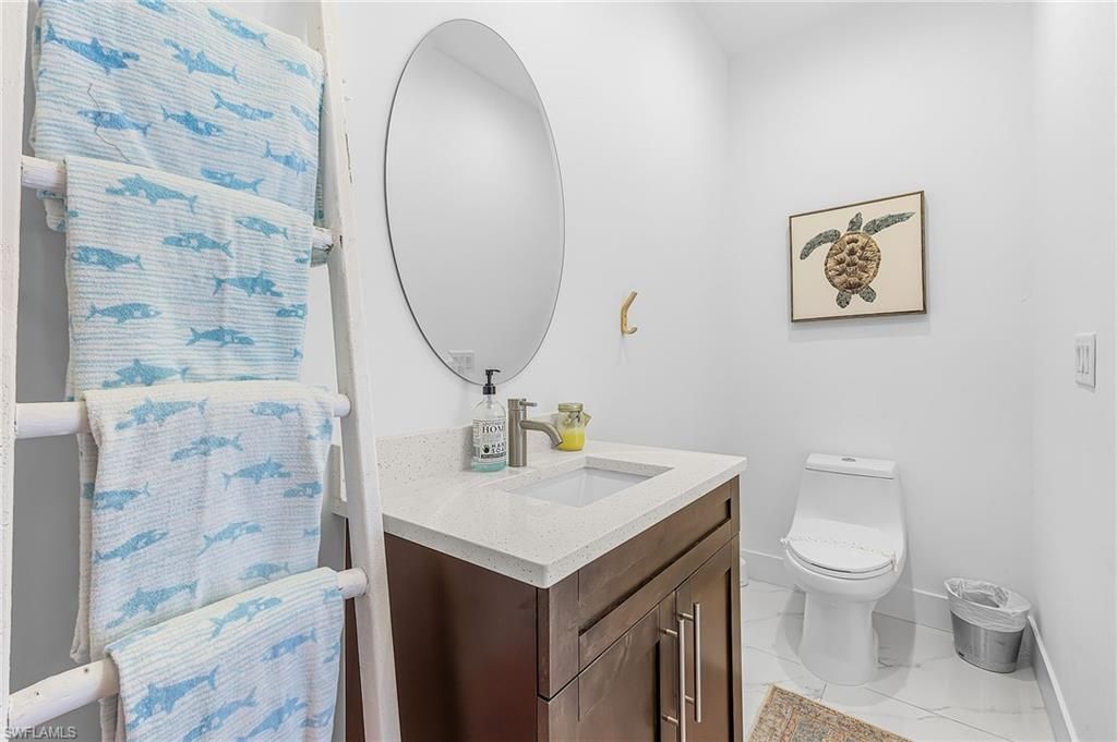 Image 17 of property listing at 1015 SW 15th PL, Cape Coral, FL 33991