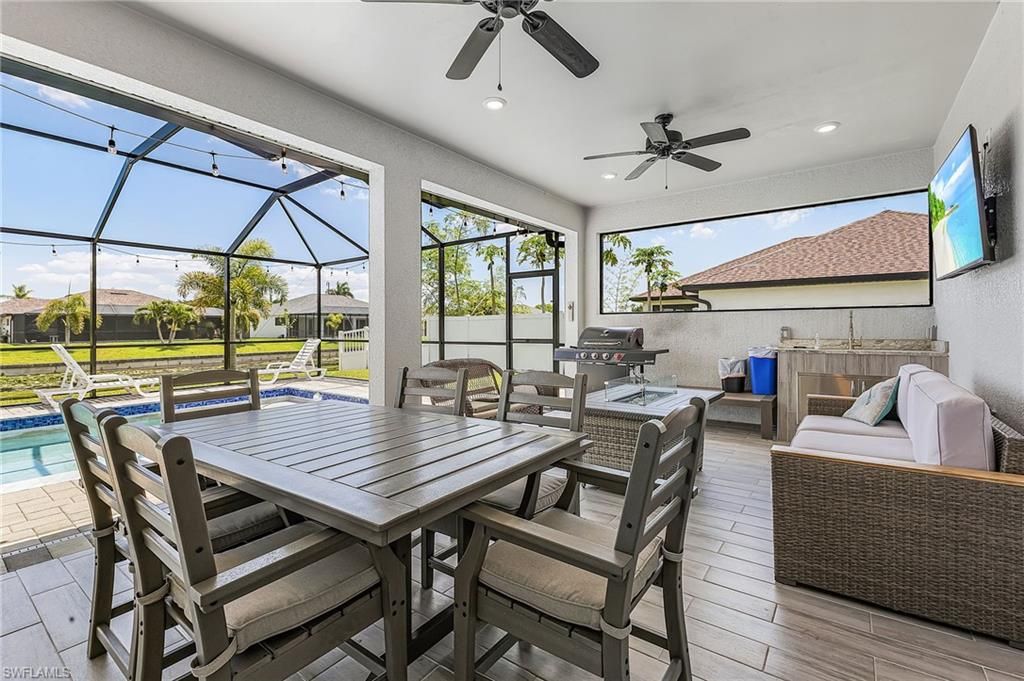 Image 21 of property listing at 1015 SW 15th PL, Cape Coral, FL 33991