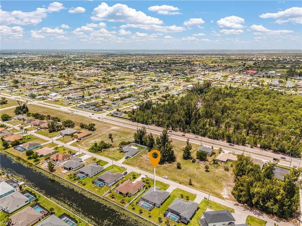 Image 27 of property listing at 1015 SW 15th PL, Cape Coral, FL 33991