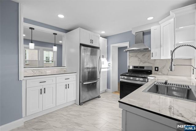 16 Palisade Avenue, Bergenfield, NJ 07621