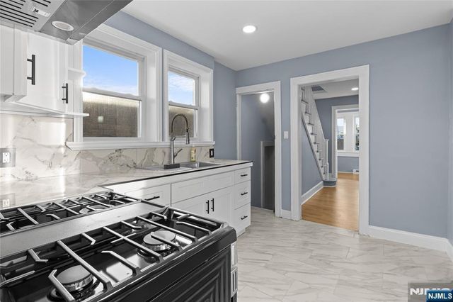 16 Palisade Avenue, Bergenfield, NJ 07621