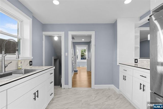 16 Palisade Avenue, Bergenfield, NJ 07621