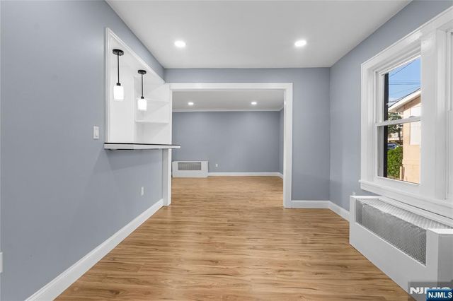 16 Palisade Avenue, Bergenfield, NJ 07621