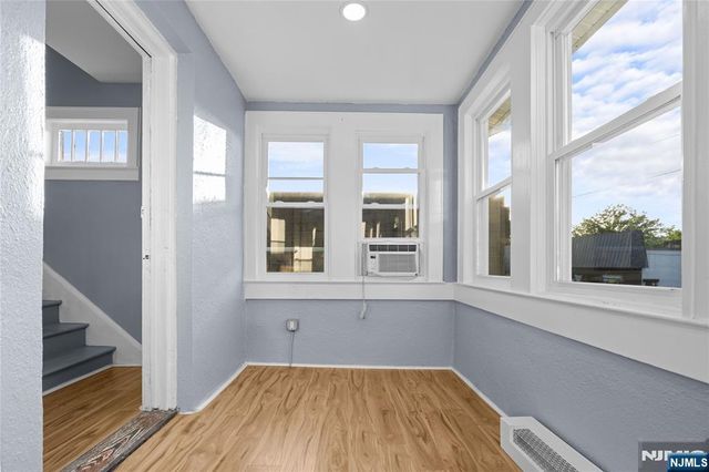 16 Palisade Avenue, Bergenfield, NJ 07621