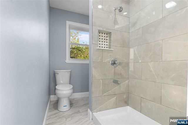 16 Palisade Avenue, Bergenfield, NJ 07621