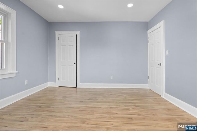 16 Palisade Avenue, Bergenfield, NJ 07621