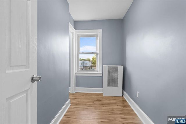 16 Palisade Avenue, Bergenfield, NJ 07621