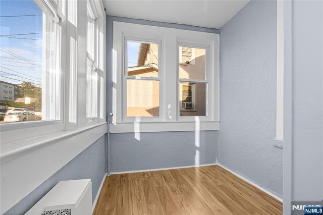 16 Palisade Avenue, Bergenfield, NJ 07621