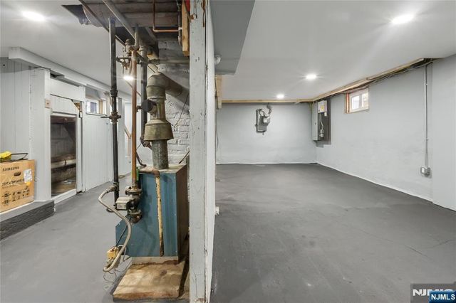 16 Palisade Avenue, Bergenfield, NJ 07621