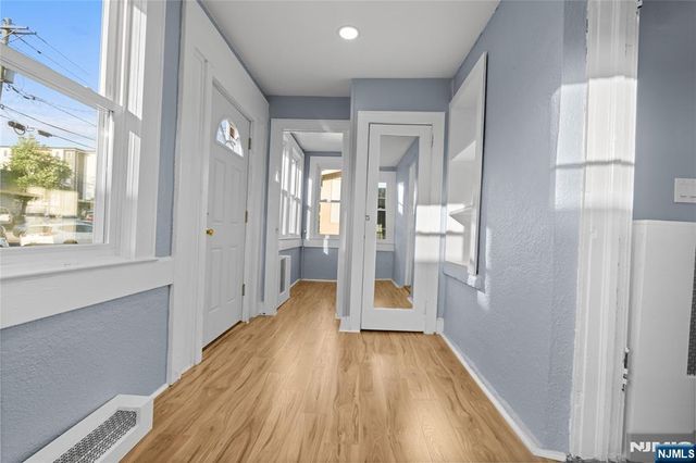 16 Palisade Avenue, Bergenfield, NJ 07621