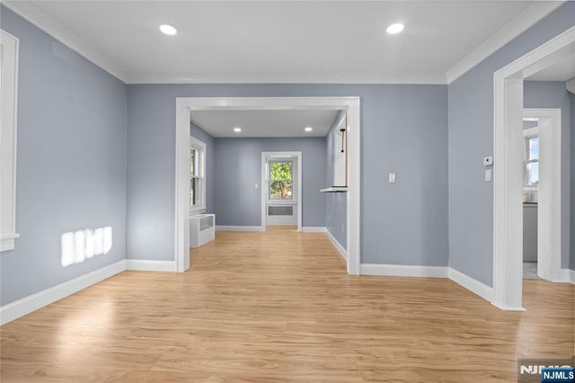 16 Palisade Avenue, Bergenfield, NJ 07621