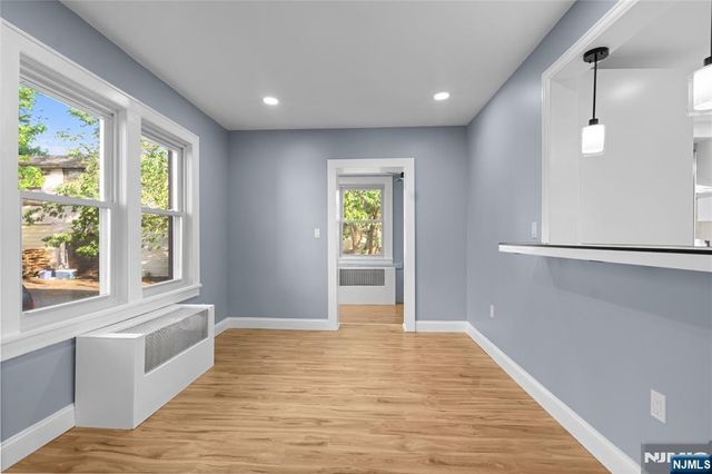 16 Palisade Avenue, Bergenfield, NJ 07621