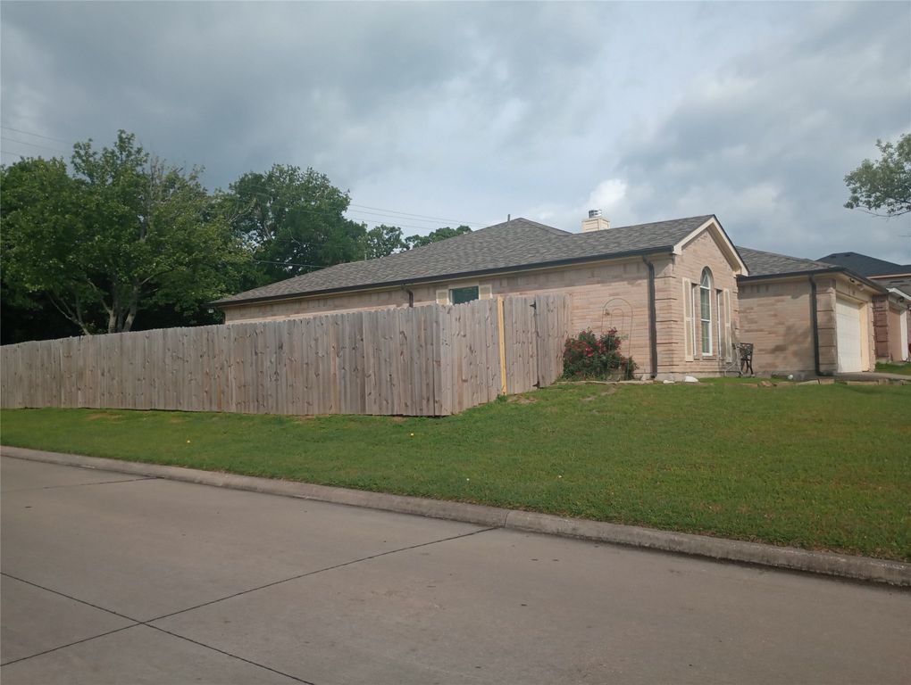 101 Jackson Drive, Terrell, TX 75160