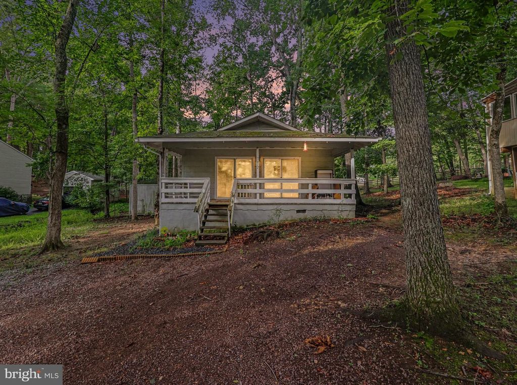 3612 LAKEVIEW PKWY, Locust Grove, VA 22508
