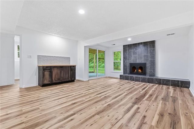 6012 Woodside Avenue, Kansas City, MO 64133