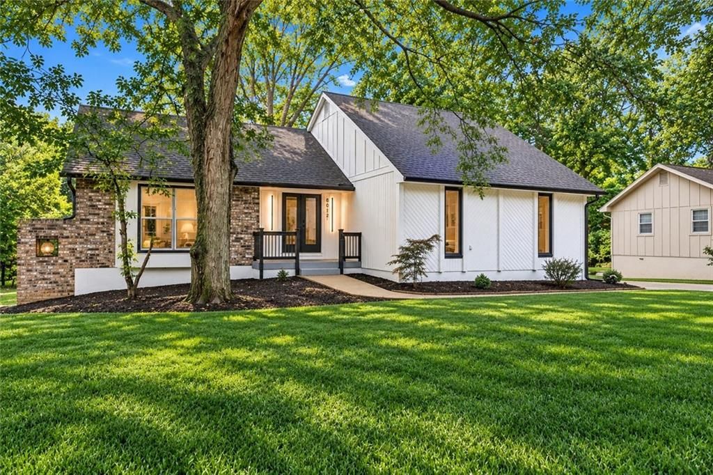 6012 Woodside Avenue, Kansas City, MO 64133