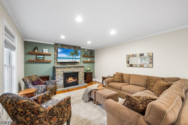 21 Angus Ln, Warren Twp., NJ 07059