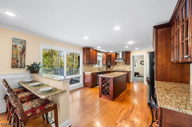 21 Angus Ln, Warren Twp., NJ 07059