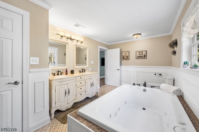 21 Angus Ln, Warren Twp., NJ 07059